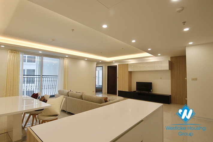 Hanoi Aqua Central 03 bedroom apartment for rent, 44 Yen Phu, Hanoi